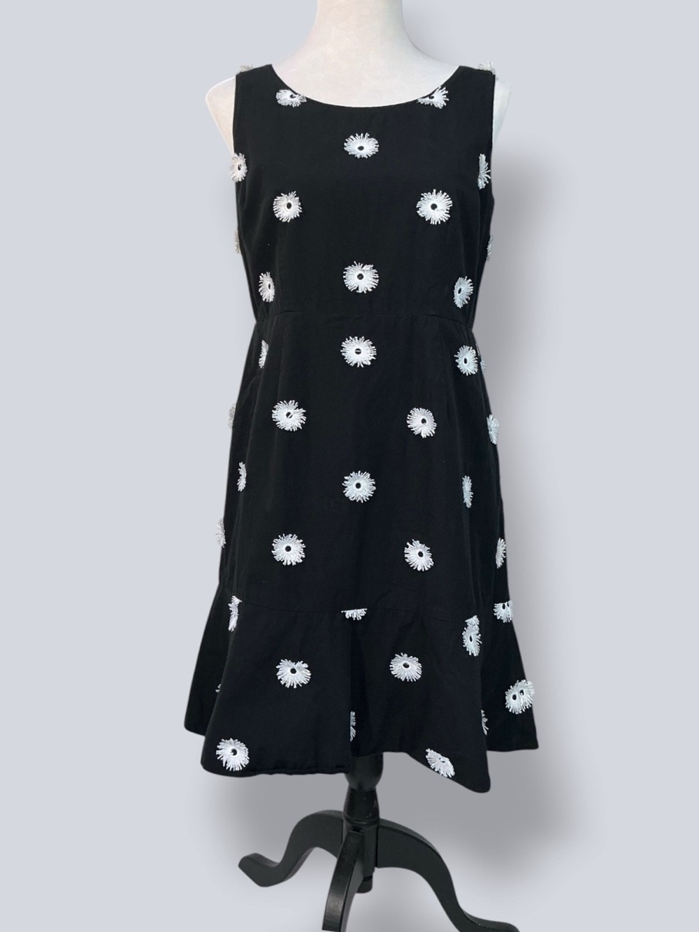 Talbots 100% Cotton Dress  Raised 3D Flower Appliques Black White Women Petite 6